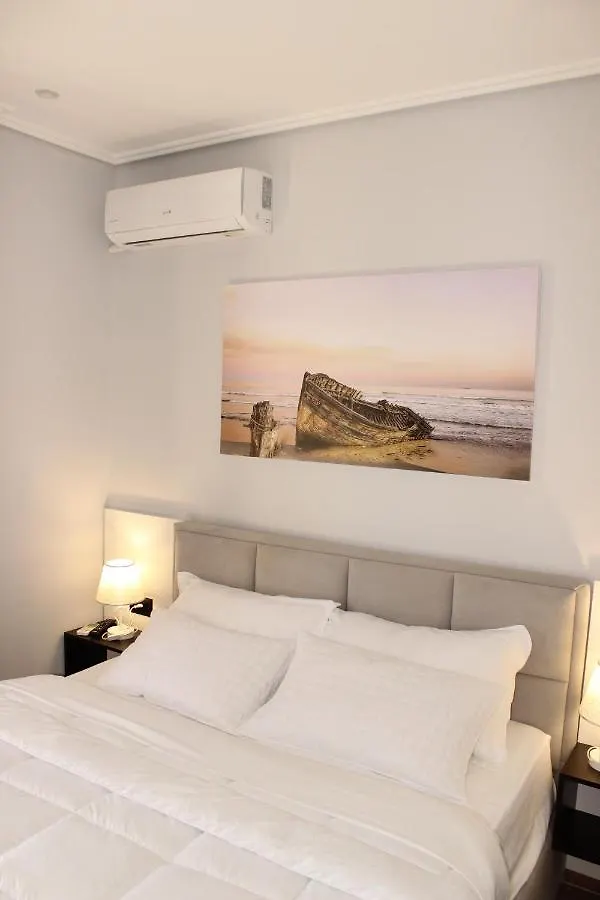 Bebi Hotel And Apartments Sarande 4*,