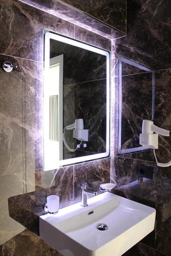 Bebi Hotel And Apartments Sarande