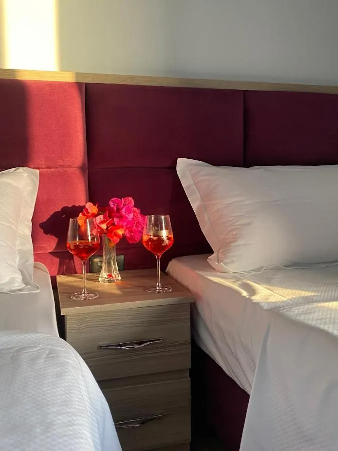 Bebi Hotel And Apartments Sarande 4*,