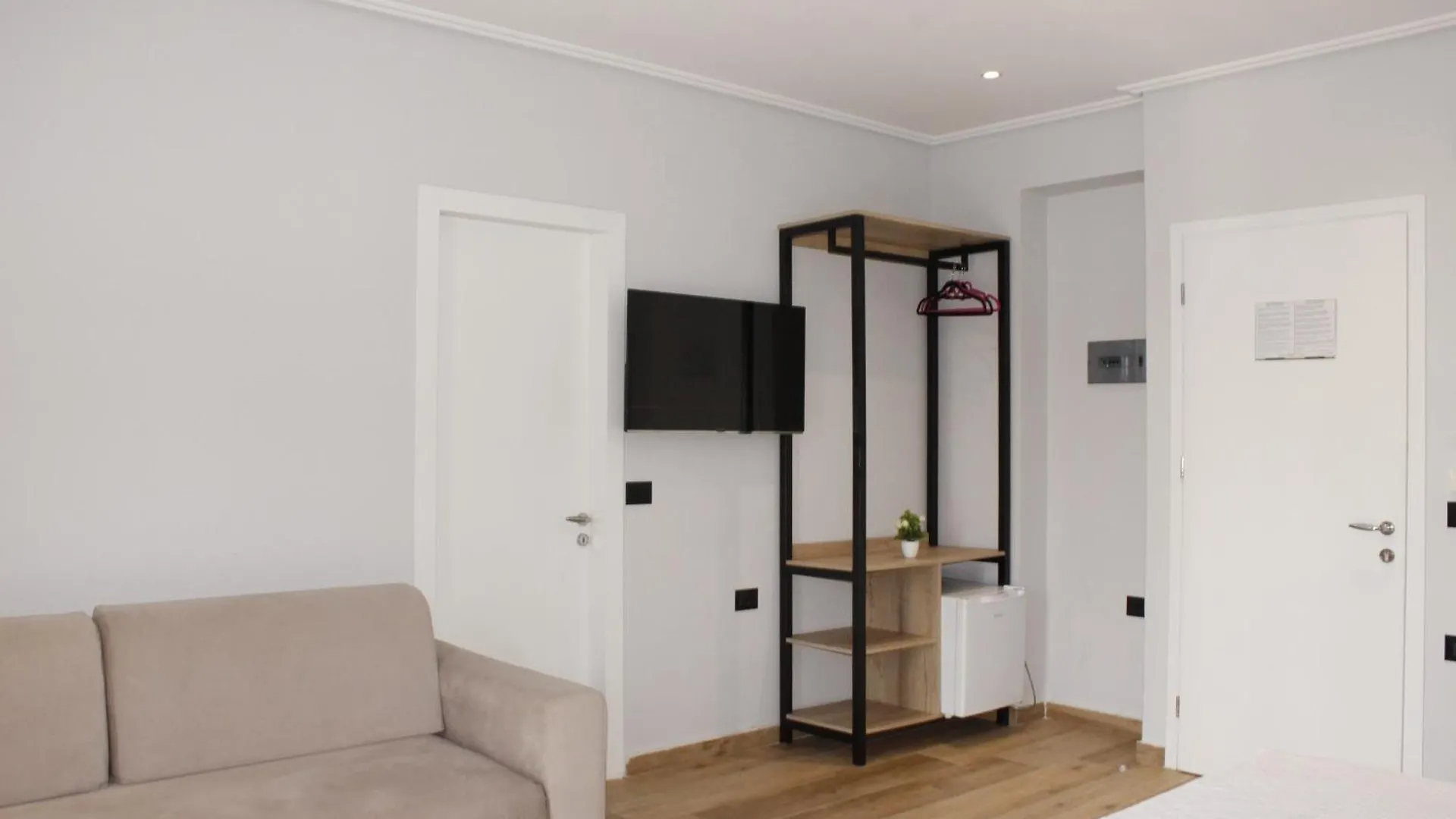 Bebi Hotel And Apartments Sarande 4*,  Albania