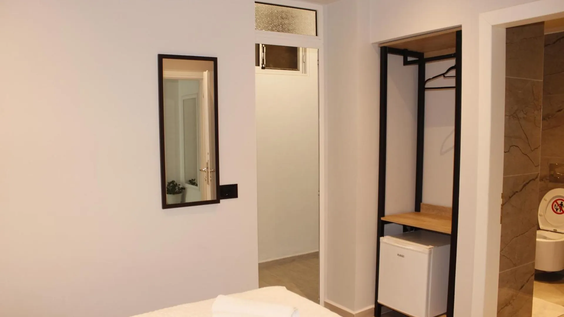 Bebi Hotel And Apartments Sarande Albania