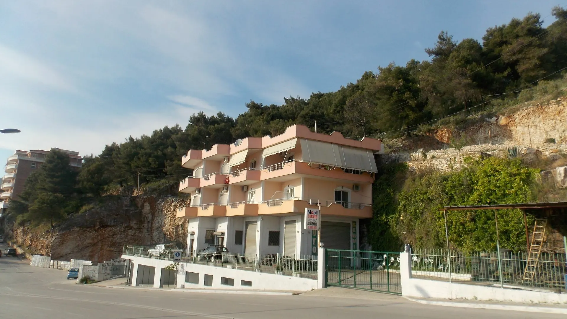 Bebi Hotel And Apartments Sarande